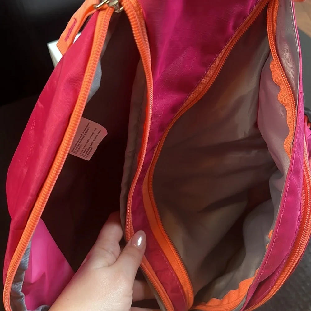 Austin Trading Co. Crossbody Backpack - Picture 6 of 7